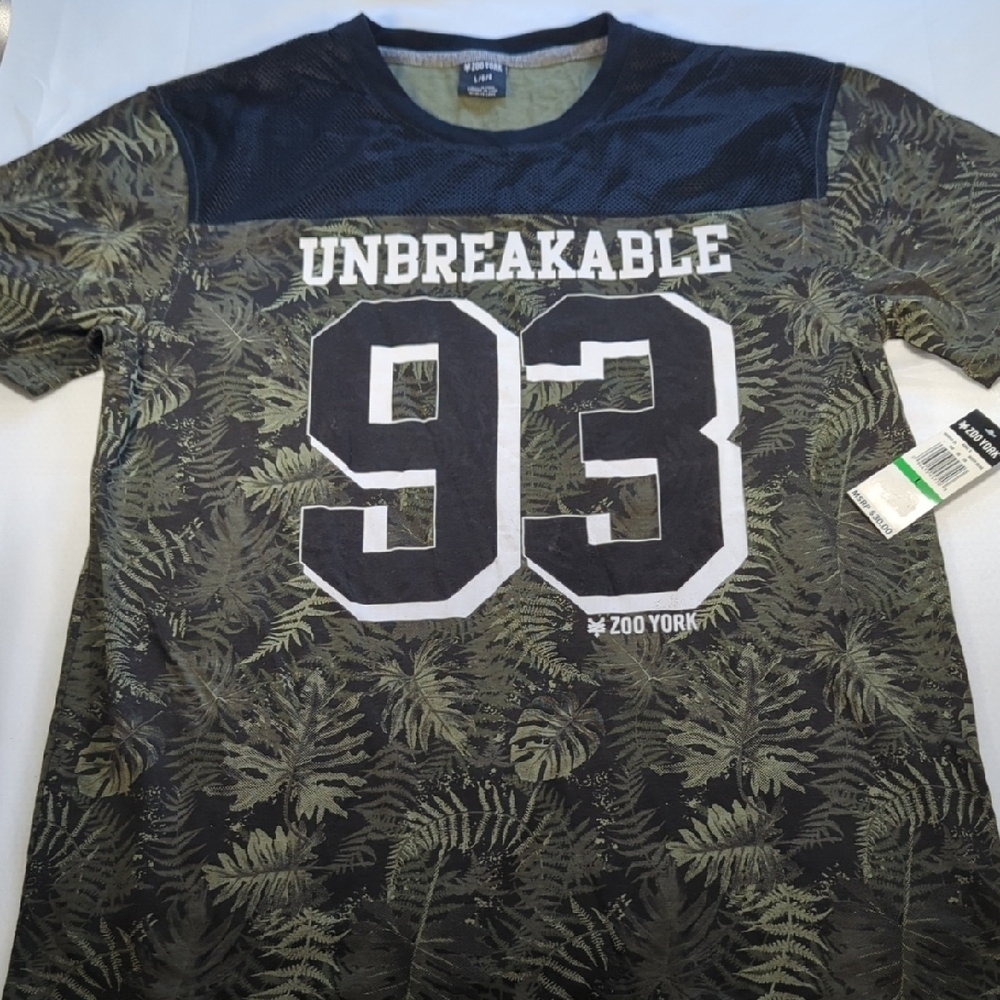 Zoo York Men's Black and Olive Graphic Tee
